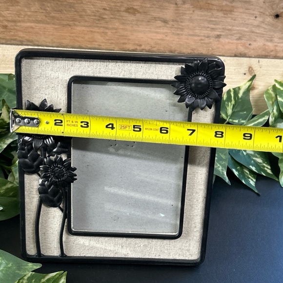 5x7 Sunflower Frame Croft and Barrow Metal Sunflowers Burlap Inset Black‎ Trim - Picture 3 of 12